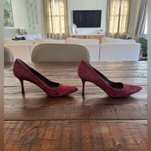 Donald J Pliner Treva suede pumps in burgundy. Size 8.5 N. EUC.